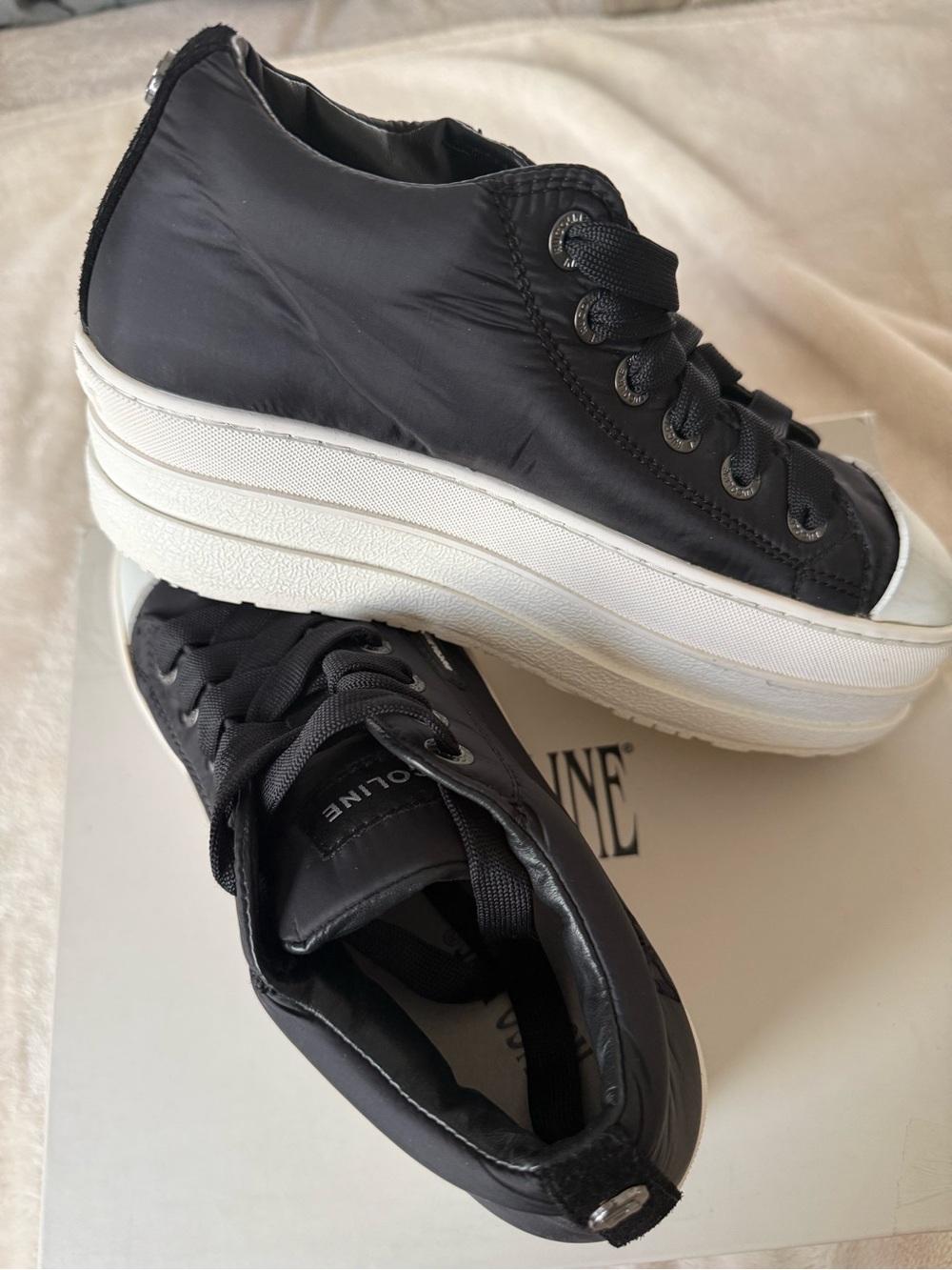 Women's Ruco Line Black Sneakers